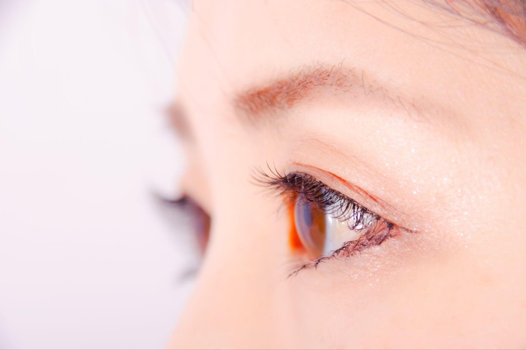 眼瞼下垂にアイプチはOK？悪化のリスクと予防法もわかりやすく解説