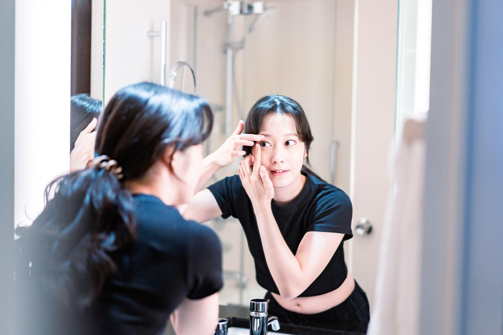 コンタクトレンズと眼瞼下垂の関係