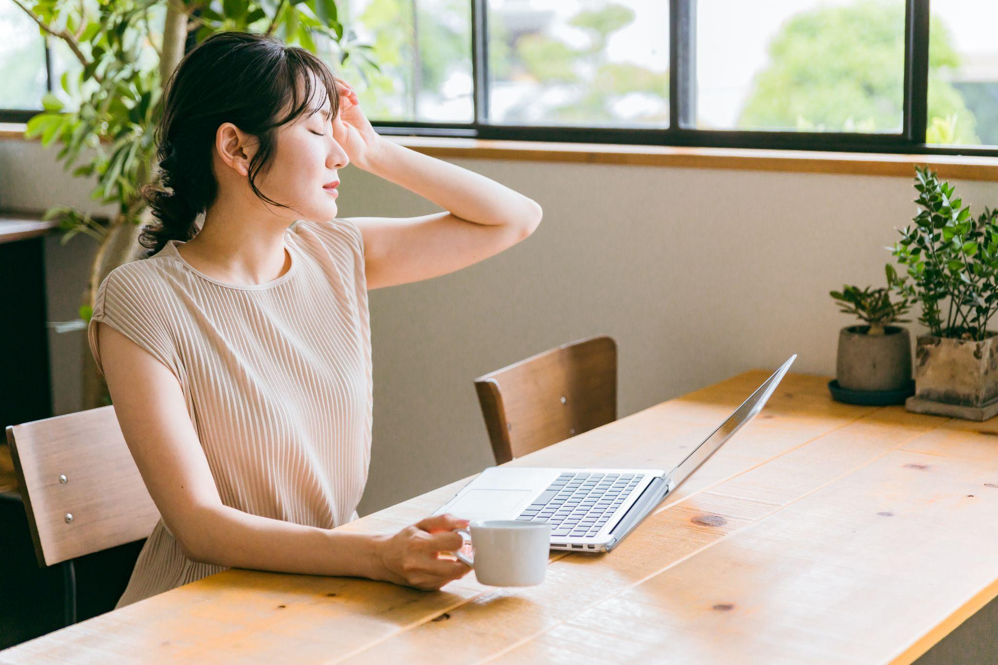 眼瞼下垂術後のびっくり目とはどんな状態か