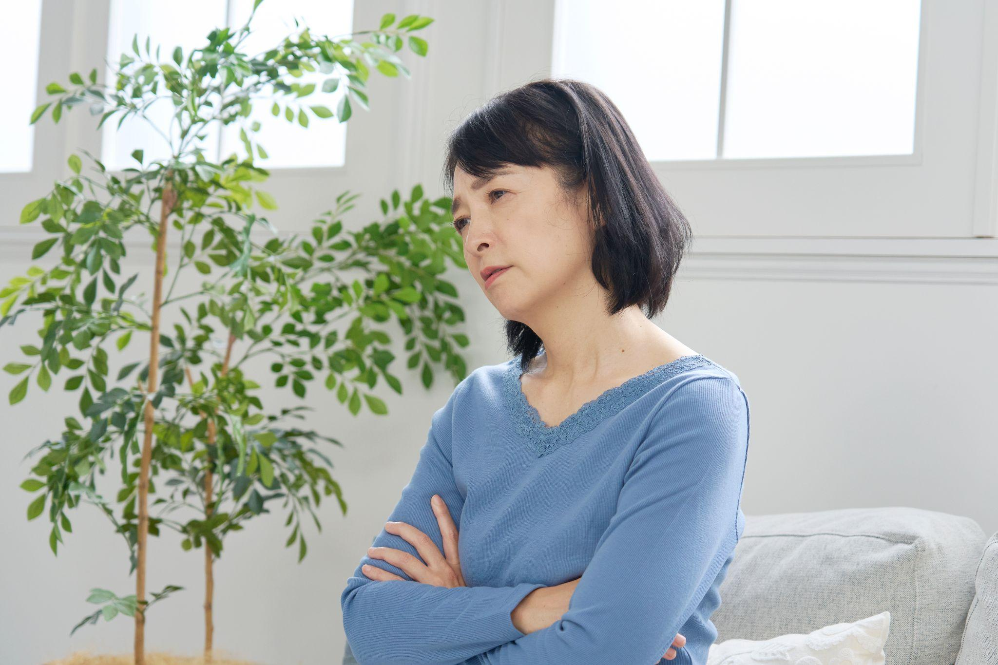 眼瞼下垂手術で後悔した人の主な理由・失敗例