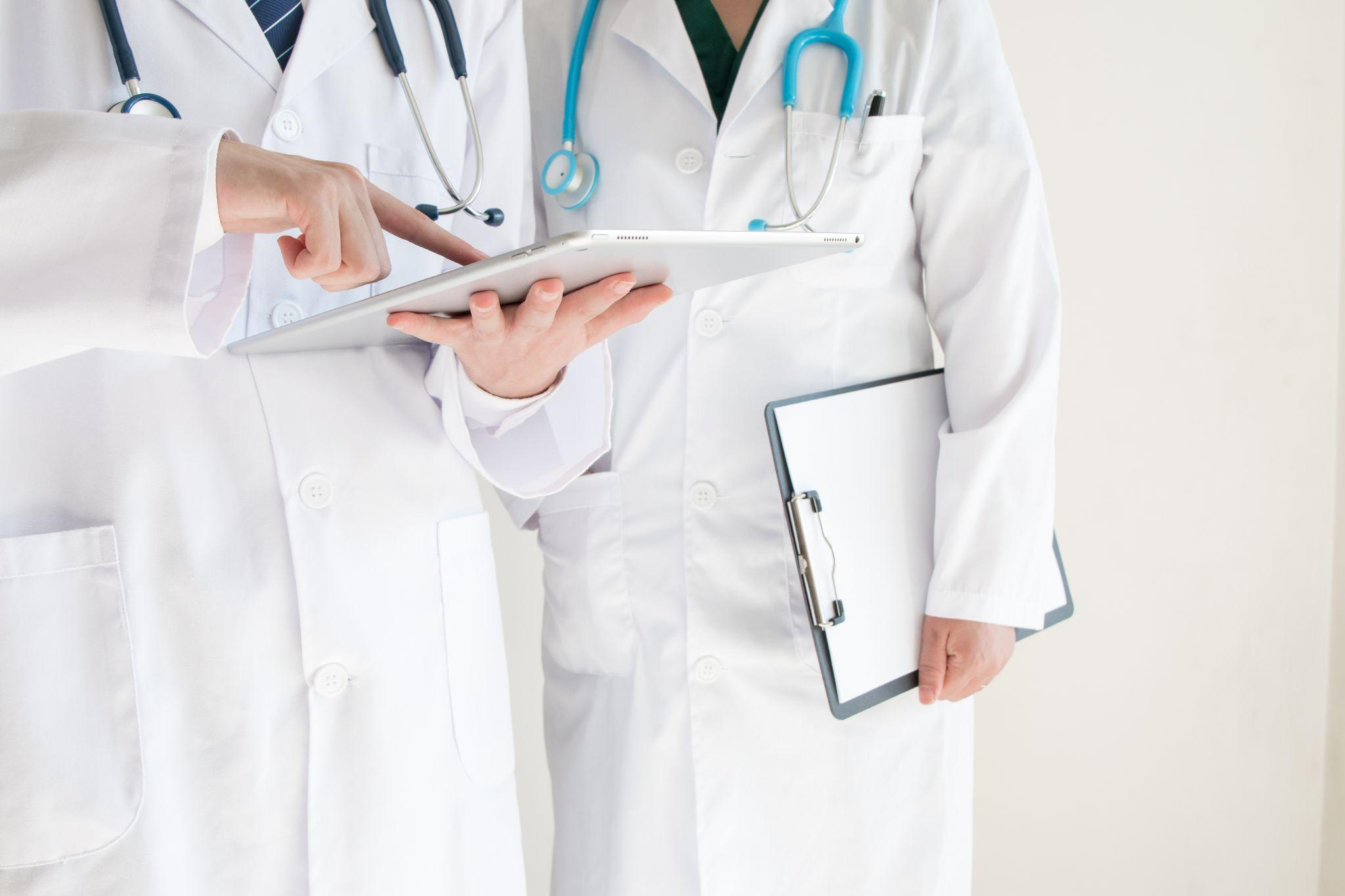 眼瞼下垂が進行した場合の治療や手術について