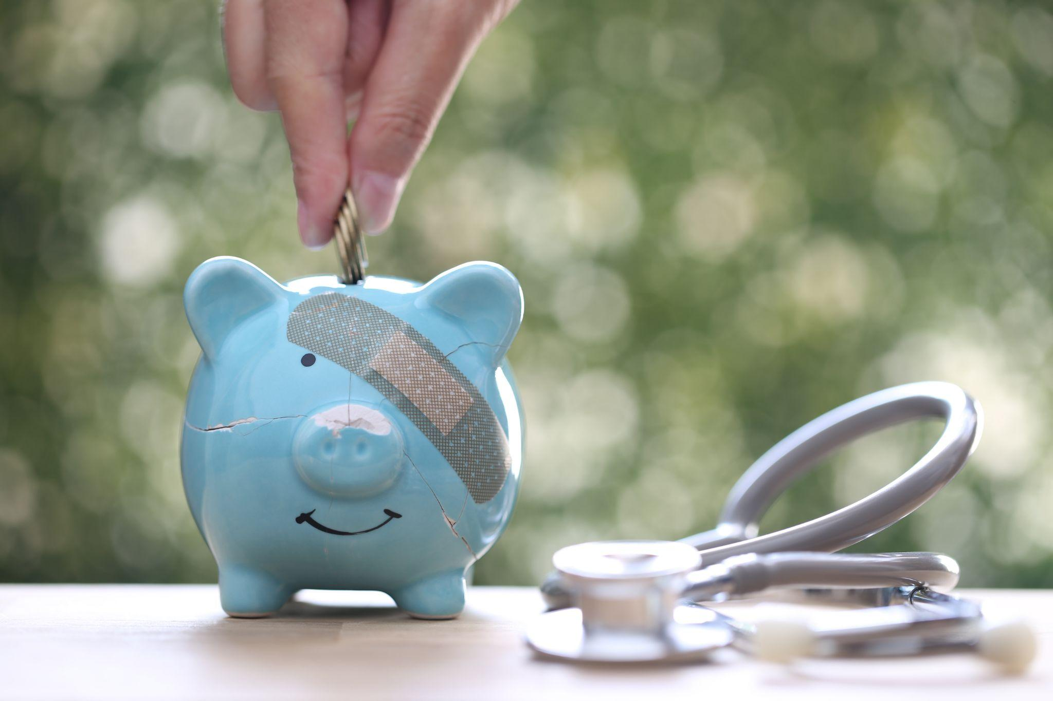 眼瞼下垂の切開手術にかかる費用の目安