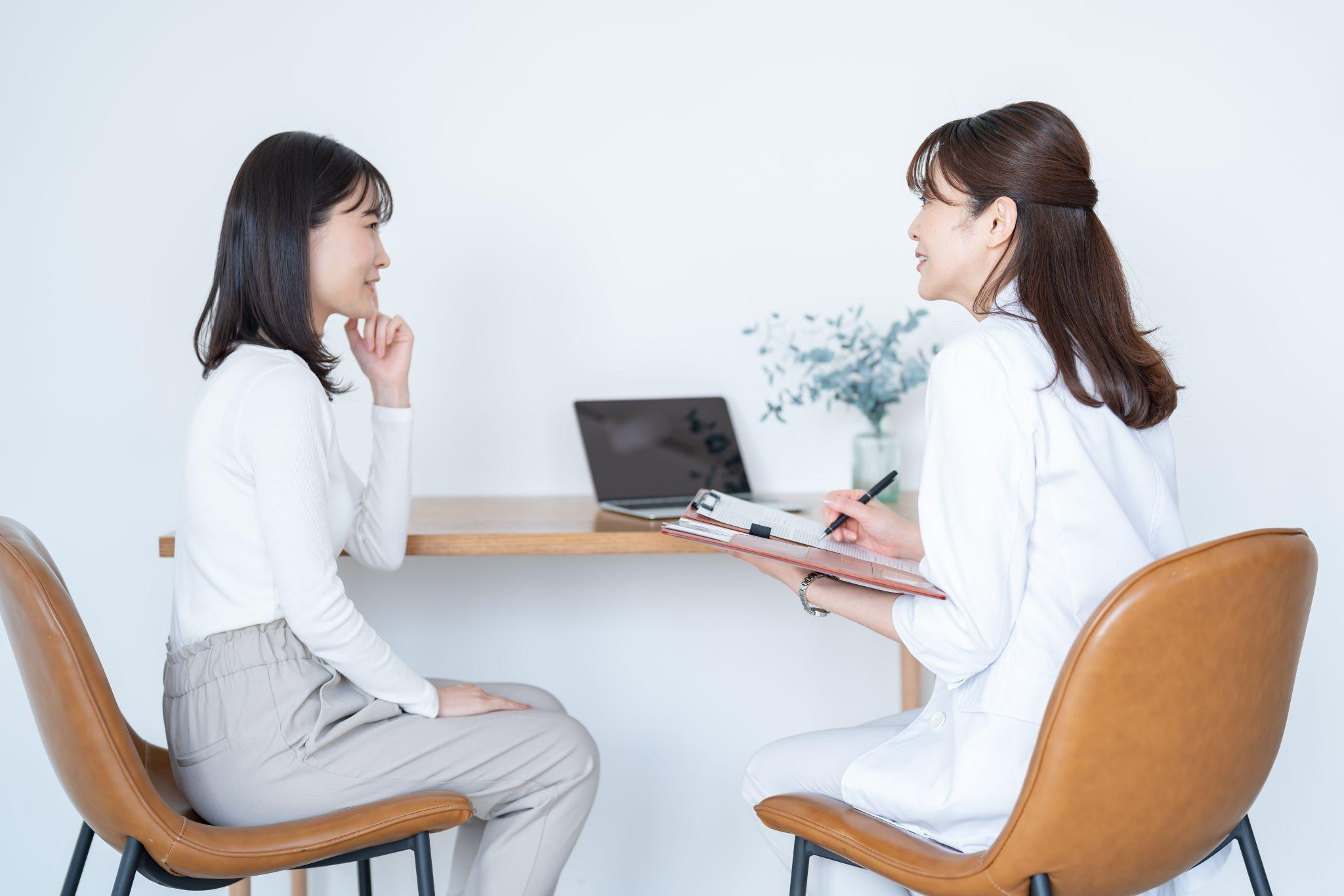 糸による改善が難しい場合に選ばれる眼瞼下垂治療法