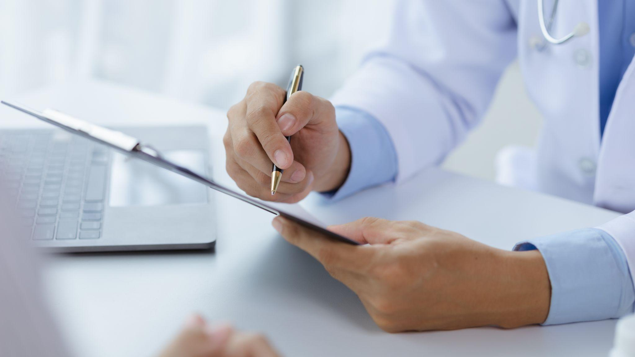 眼瞼下垂手術の信頼できるクリニック選び